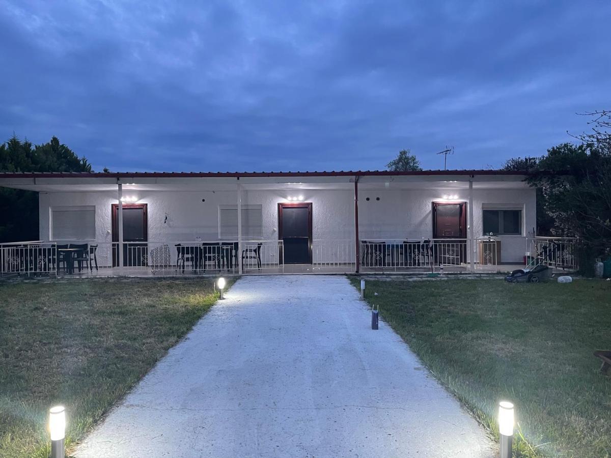 Ευχάριστο Εξοχικό Σπίτι Με Barbeque Apartman Szkála Fúrkasz Kültér fotó